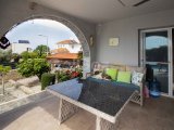 3 yatak odalı ikinci el villa + 8m x 4m yüzme havuzu + full eşyalı + jakuzili çatı terası + muhteşem manzara + Sahibinin adına tapu – KDV ödenmiş