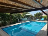 3 yatak odalı ikinci el villa + 8m x 4m yüzme havuzu + full eşyalı + jakuzili çatı terası + muhteşem manzara + Sahibinin adına tapu – KDV ödenmiş