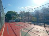 1 yatak odalı şahane ikinci el çatı katı daire + tamamen mobilyalı + çatı terası + ortak yüzme havuzu + çocuk oyun alanı + basketbol sahası + denize yürüme mesa