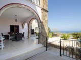 İNDİRİM HEDİYE - Panoramik Deniz Manzaralı, 4 Yatak Odalı Sevimli Bir Aile Köyü Evi Satılık - Kaçırmayın!