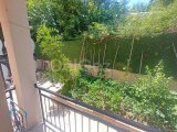 3 yatak odalı ikinci el bahçe daire + kısmen mobilyalı + ortak yüzme havuzu + çocuk oyun alanı + yeraltı otoparkı + gerekli tüm altyapı özelliklerine yakın konu