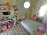 3 yatak odalı ikinci el bahçe daire + kısmen mobilyalı + ortak yüzme havuzu + çocuk oyun alanı + yeraltı otoparkı + gerekli tüm altyapı özelliklerine yakın konu