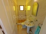 Büyük Değer - Güzel bakımlı bir sitede iyi sunulan 2 yatak odalı çatı katı dairesi + ortak yüzme havuzu + tamamen mobilyalı + klima + beyaz eşya