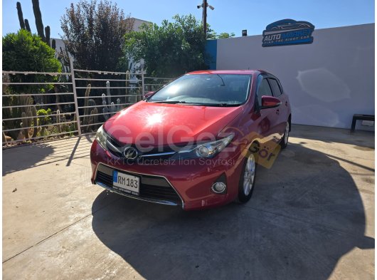 TOYOTA AURİS