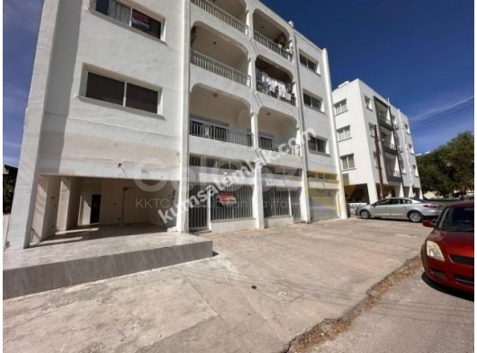 LEFKOŞA YENİKENT'TE TÜRK MALI TİCARİ İZİNLİ SATILIK İŞ YERLERİ