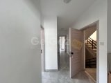 LEFKOŞA YENİŞEHİR'DE ANA CADDE ÜZERİNDE SATILIK DAİRE