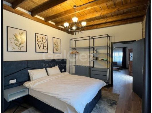 Girne Lapta'da Günlük Kiralık 1+1 Taş Ev