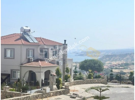 GİRNE / ALAGADİ BÖLGESİNDE GENİŞ BAHÇE İÇERİSİNDE KÖŞE ÜZERİNDE SATILIK MÜSTAKİL EV