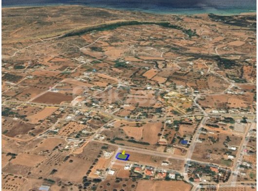 İSKELE YENİ ERENKÖYDE KÖY İÇERİSİNDE SATILIK ARSA