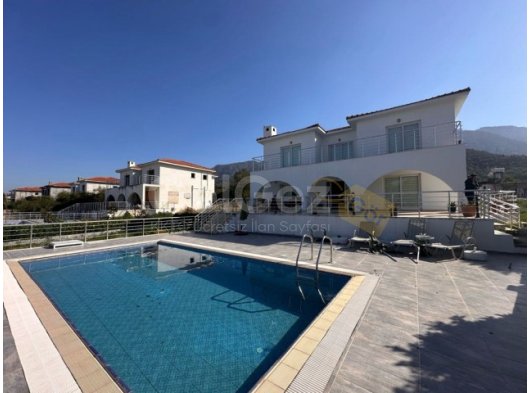 Alsancak’ta 4+1 eşyalı havuzlu villa 1600 Stg / 0548 823 96 10