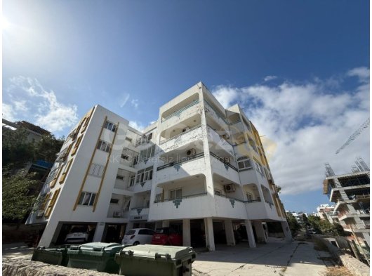 GİRNE ŞEHİR MERKEZİNDE 220M2 KİRALIK 3+1 DAİRE