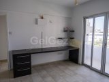 Merkezde 180 m2 3+1 eşyasız ticari daire 950 stg / 0548 823 96 10