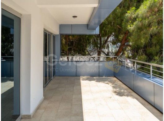 Merkezde 3+1 eşyasız 180 m2 daire 950 stg / 0548 823 96 10