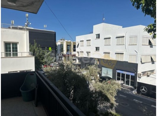 Merkezde 190m2 4+1 ticari izinli daire 1500 stg / 0548 823 96 10