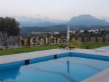 Alagadi'de 5+1 havuzlu eşyalı villa 2500 STG / 0548 823 96 10