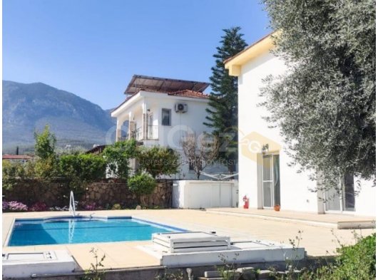 Bellapais'te 3+1 eşyalı havuzlu villa 1850 stg / 0548 823 96 10