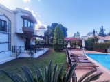 Bellapais'de 4+1 eşyalı havuzlu villa günlük 255 STG / 0548 823 96 10