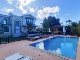 Bellapais'de 4+1 eşyalı havuzlu villa 2800 STG / 0548 823 96 10