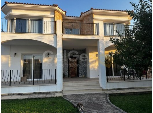 Eleksus yakını 4+1 eşyalı havuzlu villa 1500 STG / 0548 823 96 10