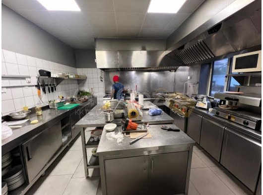 Dereboyu'nda devren 200 m2 kiralık restorant 2.500 STG kira / 0548 823 96 10