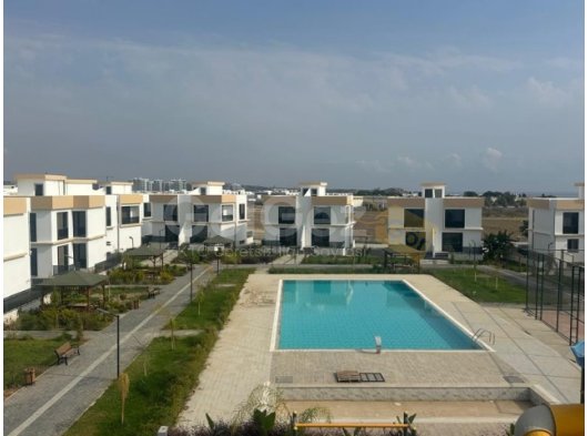 Aileye Uygun 145 m² 2+2 Dubleks Daireler – İskele Boğaz’da Havuz ve Yeşil Alanlı Yaşam