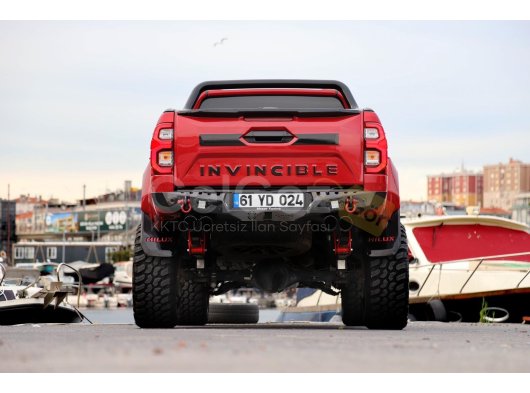 Toyota Hilux Uyumlu Yedek Parça Bagaj Kapağı Kaplaması Mat Siyah