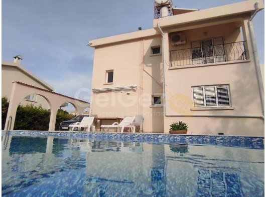 Kıbrıs Girne Alsancak Kiralık Özel Havuzlu 3+1 Villa