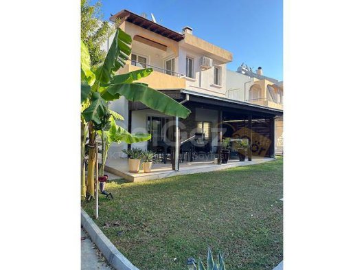 Kıbrıs Girne Alsancak Bölgesinde -Acil Satılık Fırsat 3+1 Villa Site İçinde