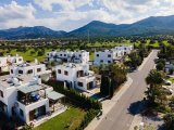 Kıbrıs Girne Küçükerenköy - Satılık Deniz Manzaralı 4+1 Villa Site İçinde