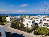 Kıbrıs Girne Küçükerenköy - Satılık Deniz Manzaralı 4+1 Villa Site İçinde