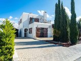 Kıbrıs Girne Küçükerenköy - Satılık Deniz Manzaralı 4+1 Villa Site İçinde
