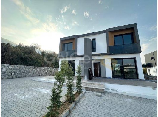 Kıbrıs Girne Lapta Bölgesinde -Satılık Sıfır İkiz 3+1 Taşınmaya Hazır Lüks Villalar