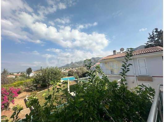 Kıbrıs, Girne, Ozanköy - Kıralık 2+1 Villa Havuzlu Site İçinde