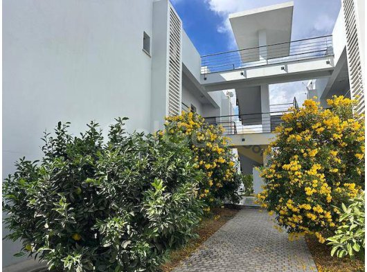 Kıbrıs Girne Özanköy - Satılık 2+1 Daire Site İçinde Bahçe Katlı