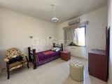 Kıbrıs Küçük Erenköy Bölgesinde - Kıralık 3+1 İkiz Villa Site İçinde Geniş Bahçe Denize Yürüme Mesafesinde
