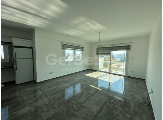 TÜRK KOÇANLI!!!LEFKOŞA GÖNYELİ SATILIK EŞYASIZ 3+1 DAİRE