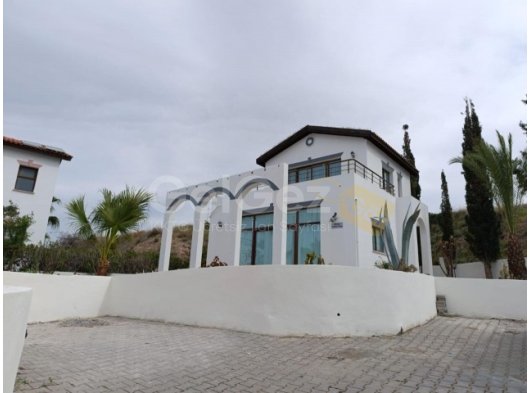 satilik villa 3+1 duplex deniz manzarali bahceli bogesinde