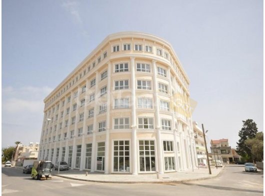 DAİRE TAKASINA AÇIK !!GAZİMAĞUSA THEMİS CENTER SATILIK OFİS