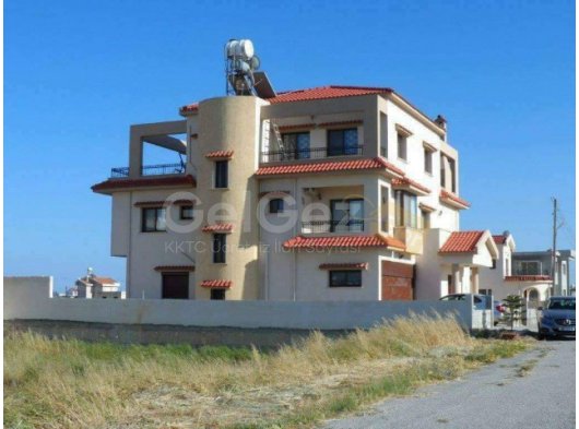 İSKELE LONG BEACH KİRALIK EŞYALI 4+2 TRIPLEX VILLA