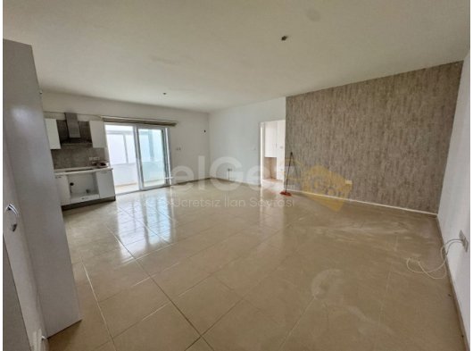 YATIRIM FIRSATI!!!GAZİMAĞUSA ÇANAKALE SATILIK EŞYASIZ 2+1 DAİRE