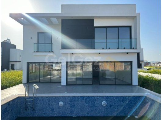 İSKELE ÖTÜKEN SATILIK HAVUZLU VİLLA