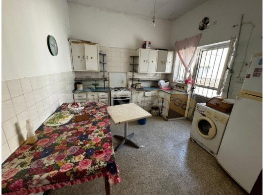 FİYAT DÜŞTÜ!!!!GAZİMAĞUSA MARAŞ (AÇIK PAZAR) SATILIK 3+1 MÜSTAKİL EV