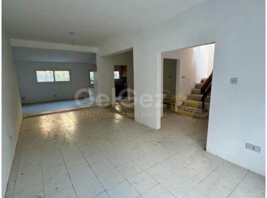 GAZİMAĞUSA SAKARYA SATILIK EŞYASIZ 3+1 MÜSTAKİL EV