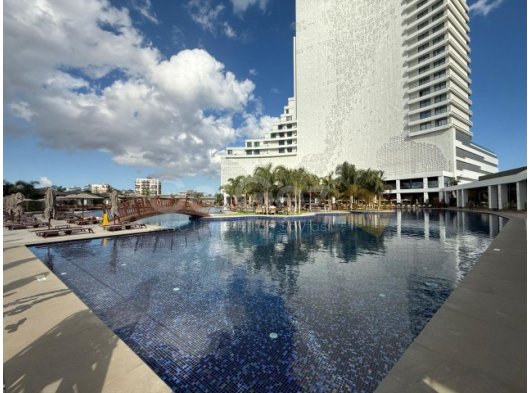 Grand Sapphire’da Havuz Manzaralı 1+1 — Fırsat Fiyat Sadece 1 Hafta!