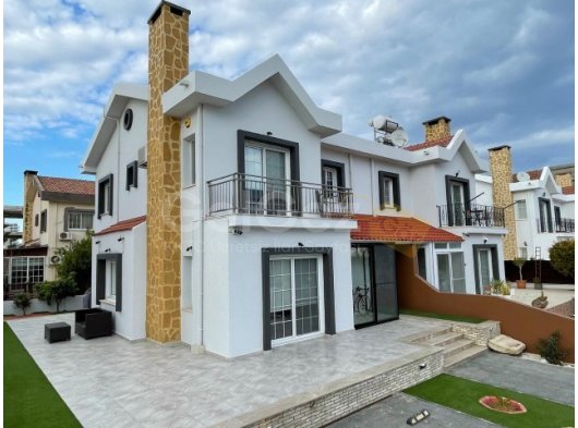 İSKELE LONG BEACH SATILIK EŞYALI 3+1 İKİZ VİLLA