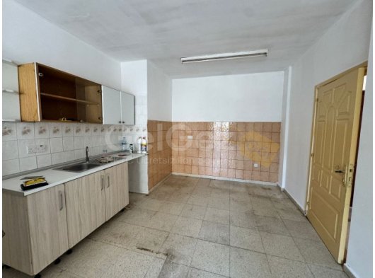 TÜRK KOÇANLI !!! GAZİMAĞUSA GÜLSEREN SATILIK EŞYASIZ 2+1 DAİRE