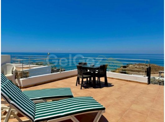 Esentepe-Bahçelide satılık 2+1 Deniz manzaralı penthouse