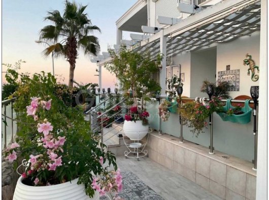 Esentepede satılık Deniz manzaralı 4+1 Villa