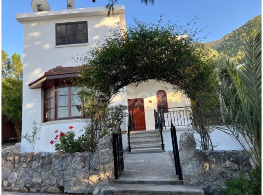 Bellapais'te Şirin 3+1 Villa