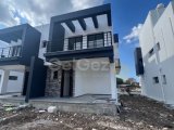 Karşıyaka, Girne’de Çatı Teraslı ve Muhteşem Deniz ve Dağ Manzaralı Modern 3+1 Villa